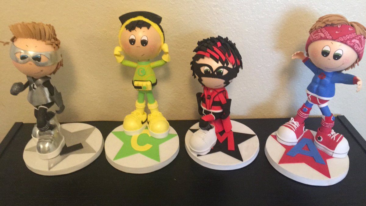 Texas5SOSTeam's tweet photo. I finally got them all I'm so happy ππππ #Mini5SOS https://t.co/46H5nsGwDK