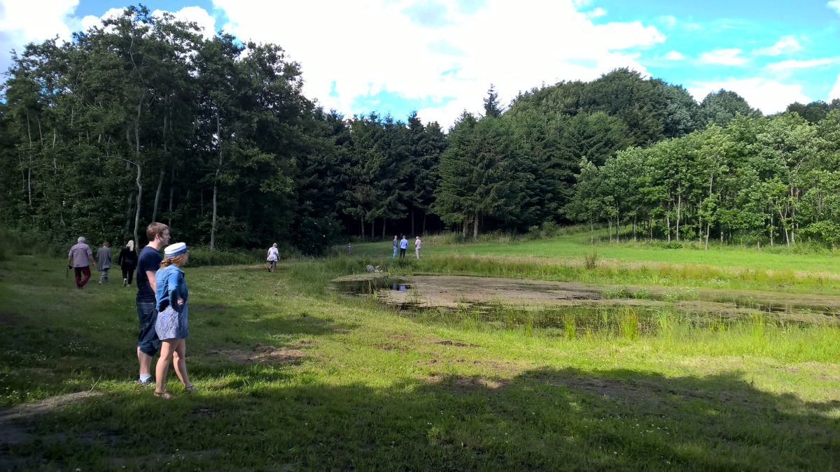 Islady48's tweet photo. En dejlig dag #studenterfest :)
Jeg følte mig helt hensat i #MortenKorch `s ånd
Rendyrket idyl <3
#Nostalgi ;) https://t.co/Myf2H0doSt