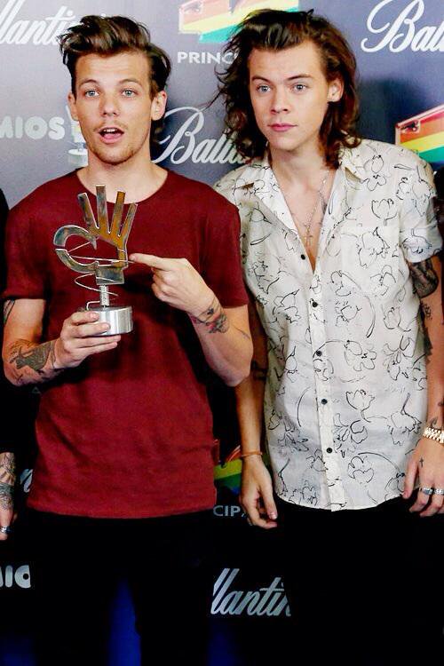 moonshinesxnh's tweet photo. pueden creer lo bien que se ven juntos mis padres? yo todavía no https://t.co/fajliurqV0