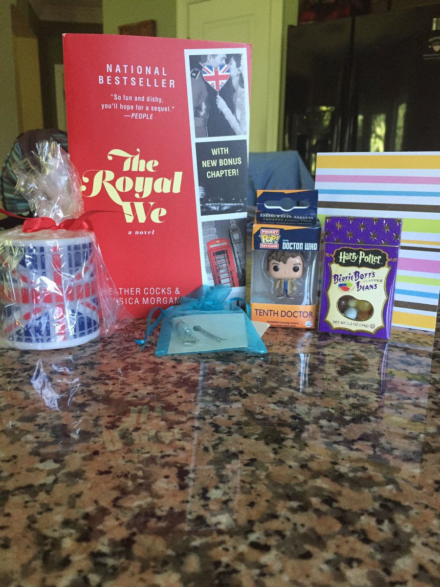 ReviewsInAPinch's tweet photo. Got my last #otspsecretsister package today. Simultaneously excited & sad! #BritishTheme @catholicamanda is the best https://t.co/Qzybc2bg6c