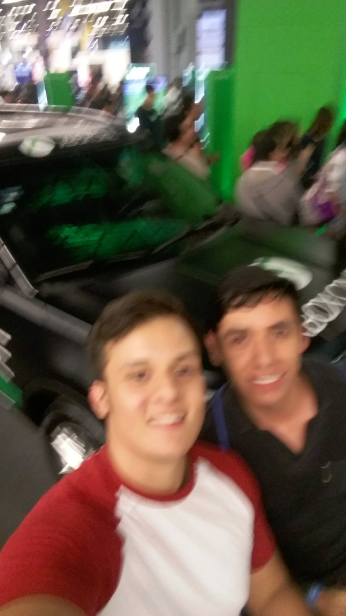 Joseph_vea's tweet photo. #eslareagamer #rally @Dota2Mex https://t.co/bo3ff2bbic