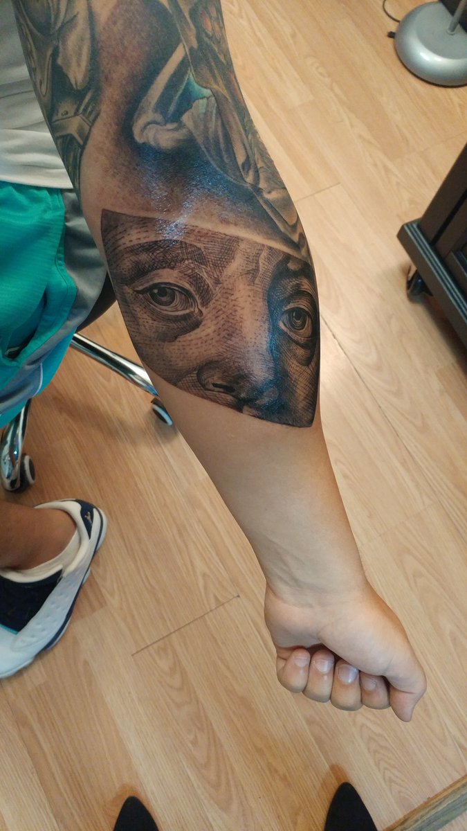 ImLadySara's tweet photo. Its all about the Benjamin's baby! #tattoo #benjaminfranklin #njtattoos #njtattooartist #inkmaster #chakratattoos https://t.co/n8tmUzxfuC