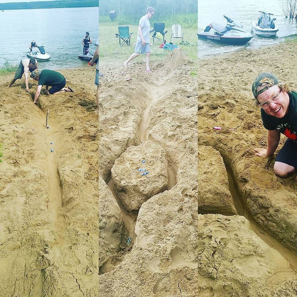 SamGSama's tweet photo. 3 30 year olds building a marble course. @mattdebuilder #marblecourse #marblerace #beach #sand #marblerace #marble… https://t.co/m1LCrPtR5S