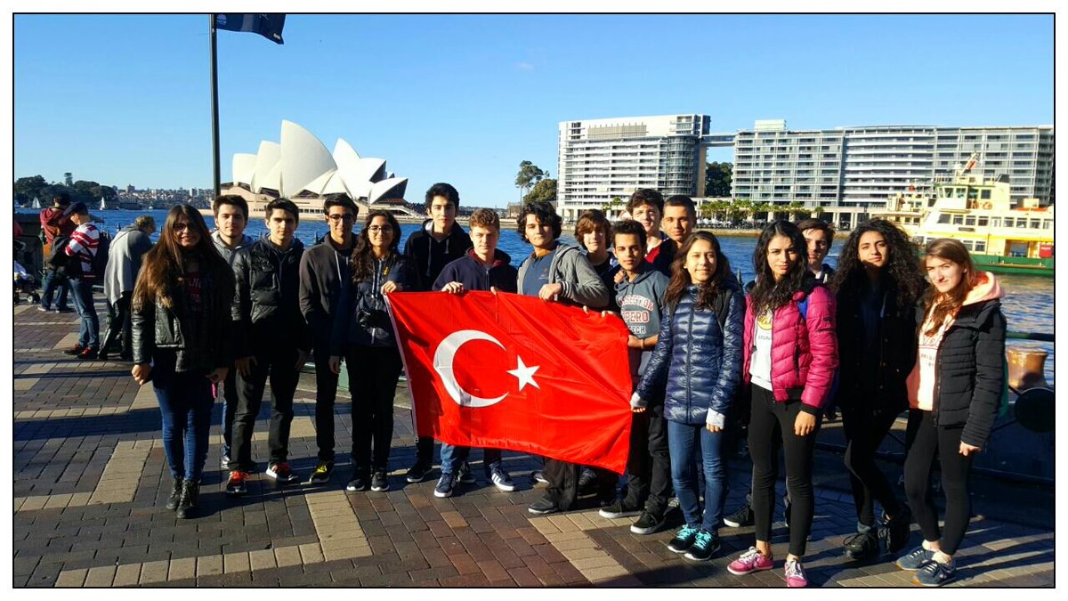 AsyaPasifik FLL'de FenTeKli gençler Avustralya'da tüm dünyadan en güçlü rakiplere karşı ülkemizi temsil ediyorlar.