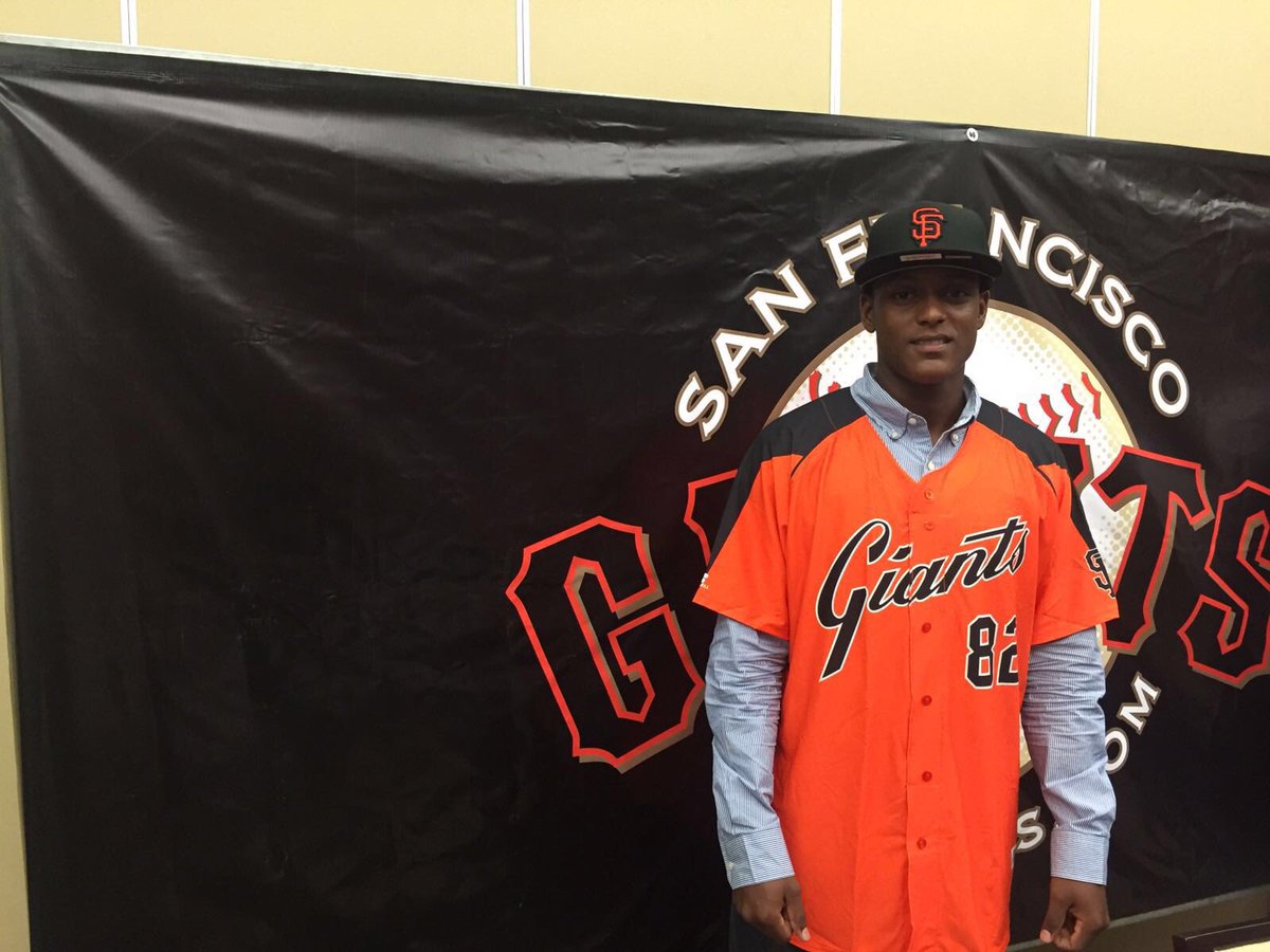 LeoAstacio's tweet image. Congrats to Samuel Jorge &amp;amp; Family on signing with the #SFGiants. #REP1