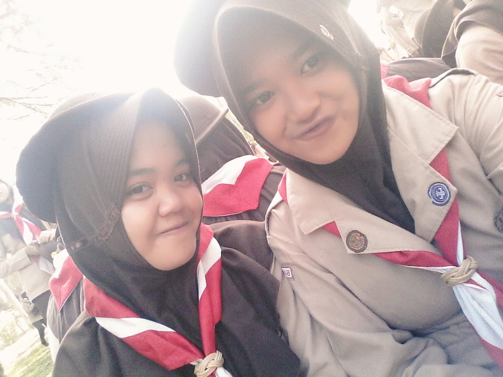 fpyxgurll's tweet photo. Semangat mesh ayo jadi pejuang 2k17 #lulusbareng #suksesUnSbMSnmptn @Pramesthya https://t.co/0OJ6YNg9Ji