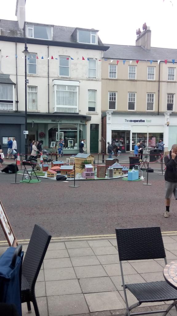 wrasuk's tweet image. Street Theatre in the street! Day 2 Mouth of the Tyne Festival @OutdoorArtsUK @cbigley02 @pdfinegan @nasauk