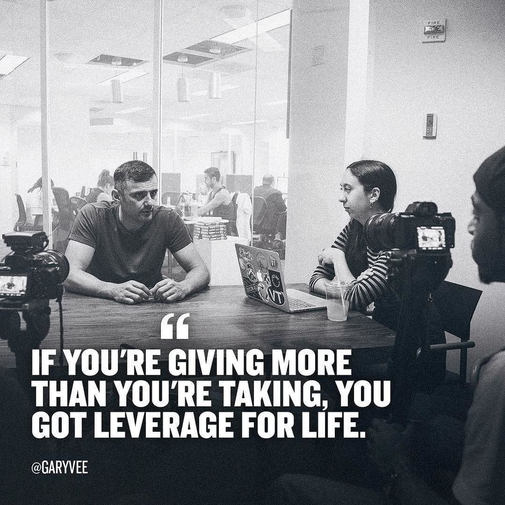 garyvee's tweet photo. Give https://t.co/HcZHs6U24R https://t.co/bLQy1A90pL