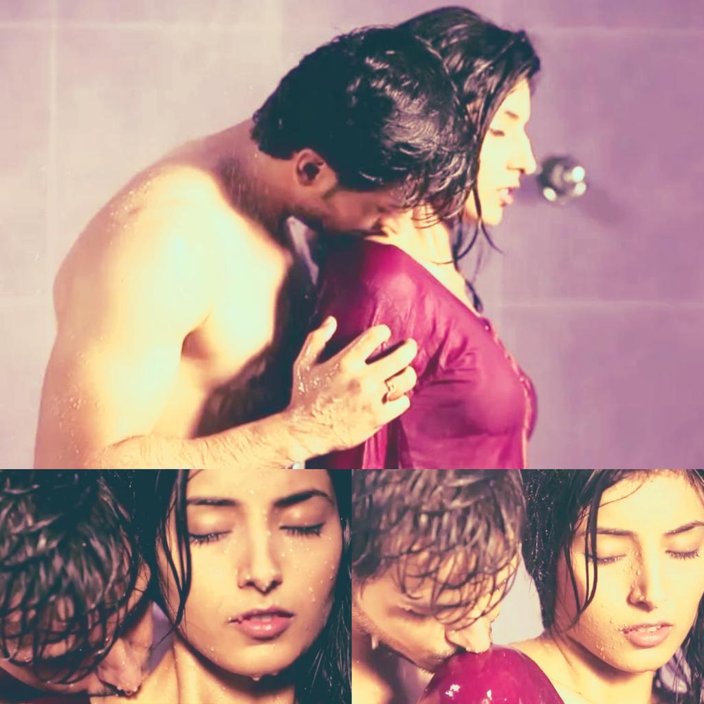 irenluvssandhir's tweet photo. KoiKasarNaRahe💋
MeriKhabarNaRahe😍
ChooleMujheIssKadar😘
BeIntehaan😍
#OneYearOfShowerScene #SaddaHaq
@8paramsingh https://t.co/fTIayQ4Q2f