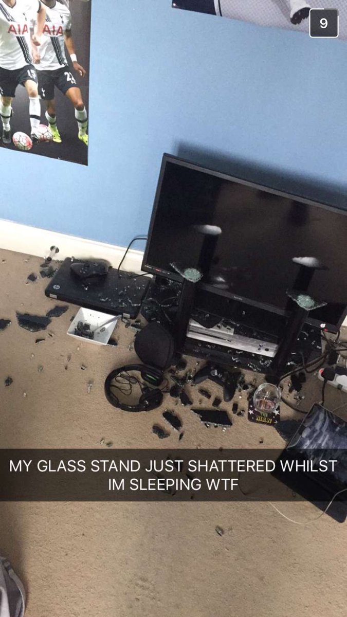 SamTHFC_Dorrell's tweet photo. Woke up by the sound of my tv stand shattering &amp; glass going everywhere. Doubt I'll be getting another glass one 🙃 https://t.co/DqVbZqbOvY