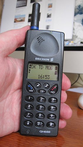 شؤون إسلامية 🌴 on Twitter: "#وش_اول_جوال_مسكته Ericsson GH 688… "