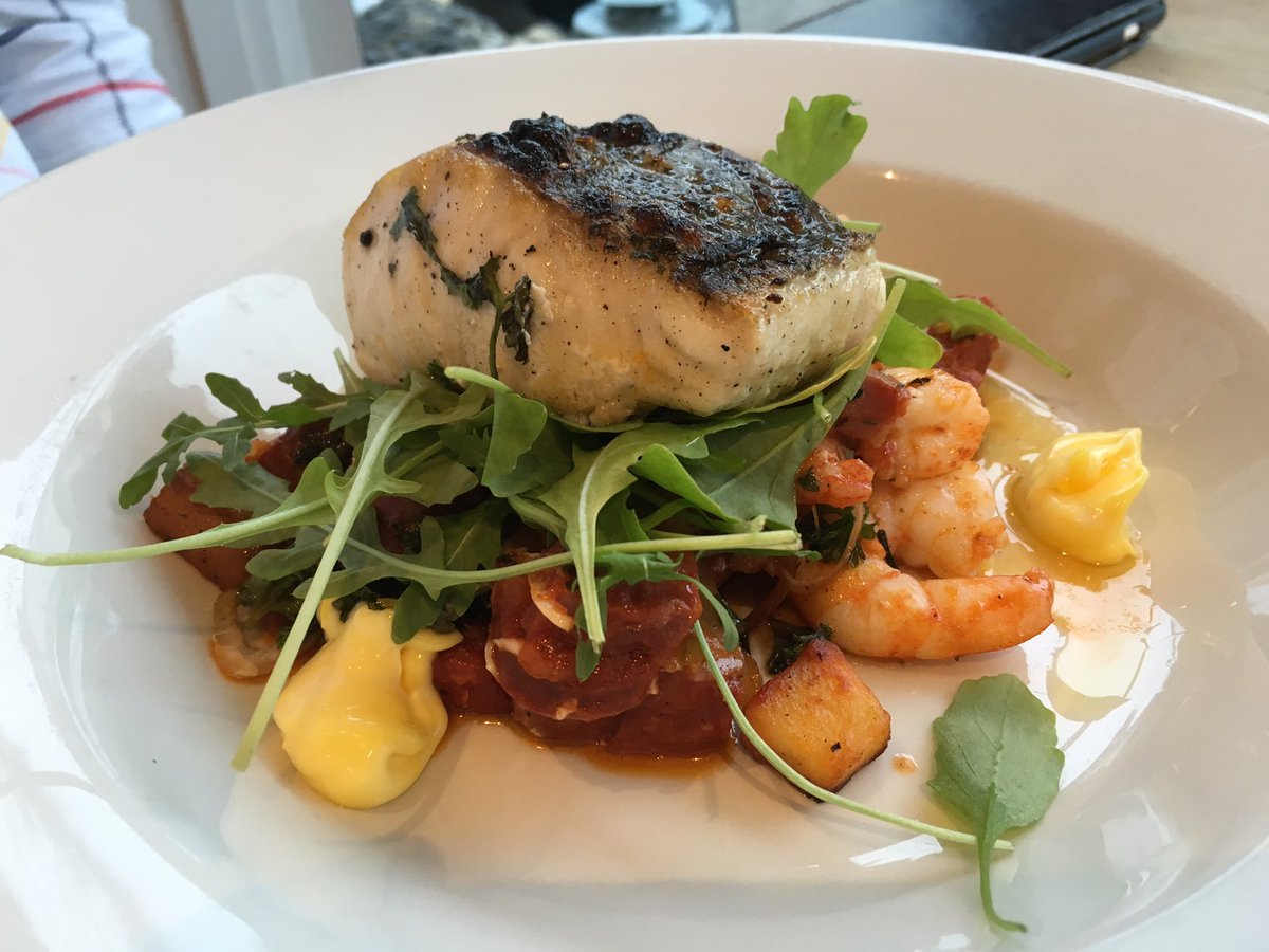 PassionSeafood's tweet photo. First class #Newlyn #scallops #brill and #hake at #2ForeStreet #Mousehole last night. https://t.co/qihPUSQOmy