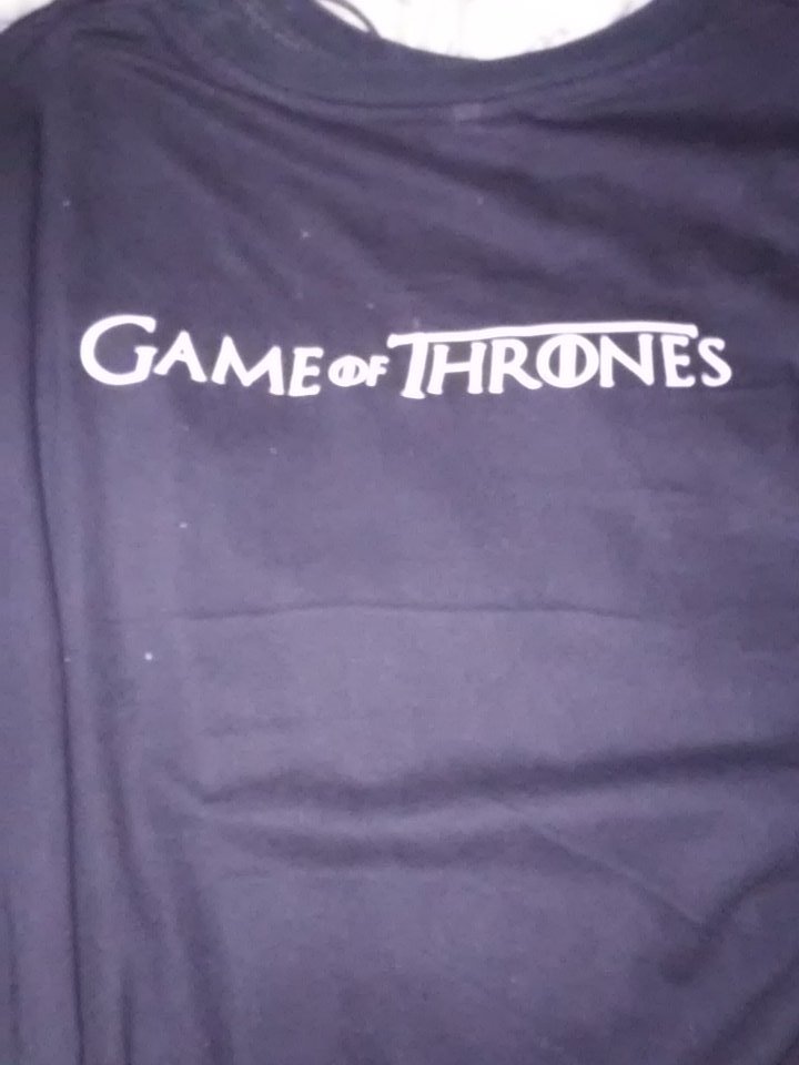 chris_crd9's tweet photo. Que lindo salir con esta remera y que te digan king in the north 😁 https://t.co/zsFJx1hQEo https://t.co/WmXfojb5KF
