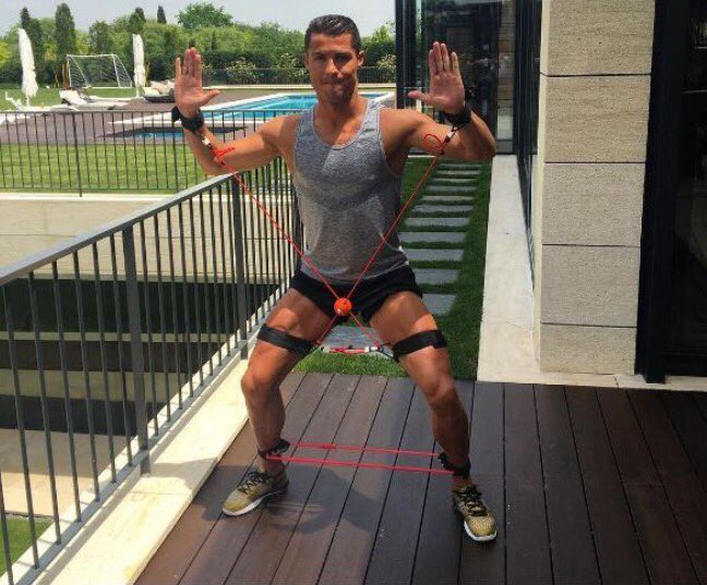 com_HappyCom's tweet image. Ne nous laissons pas impressionner par une telle préparation !!😹🇫🇷#AllezLesBleus