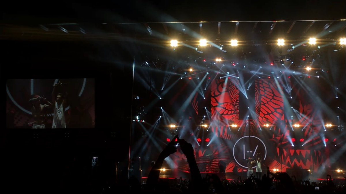 BriannaAlbertaa's tweet photo. Tonight had to be one of the best nights of my life. Thank you @joshuadun and @tylerrjoseph @twentyonepilots https://t.co/MQ2B7feqdn