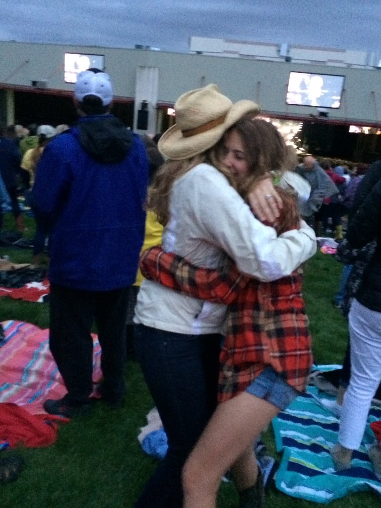 emma_miller3's tweet photo. my first concert when I was 7 years old and I couldn't have been happier to see them 10 years later #DCXPortland https://t.co/Yll2cHoLTB