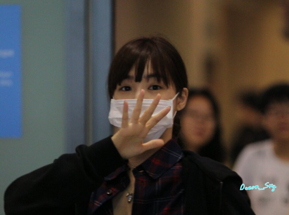 [PIC][10-07-2016]Tiffany trở về Hàn Quốc vào chiều nay Cm_FuMeUcAAUSAm