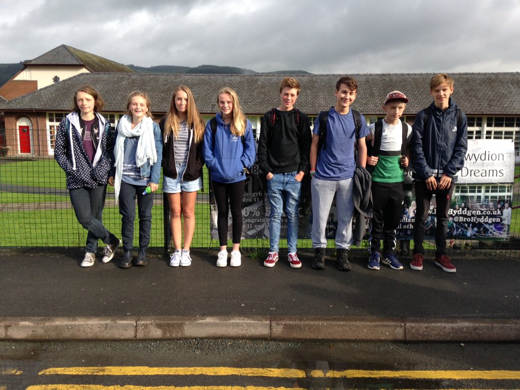 BroHyddgen's tweet image. Dysgwyr taith Cobweb yn barod i fynd! Cobweb trip pupils ready to go!