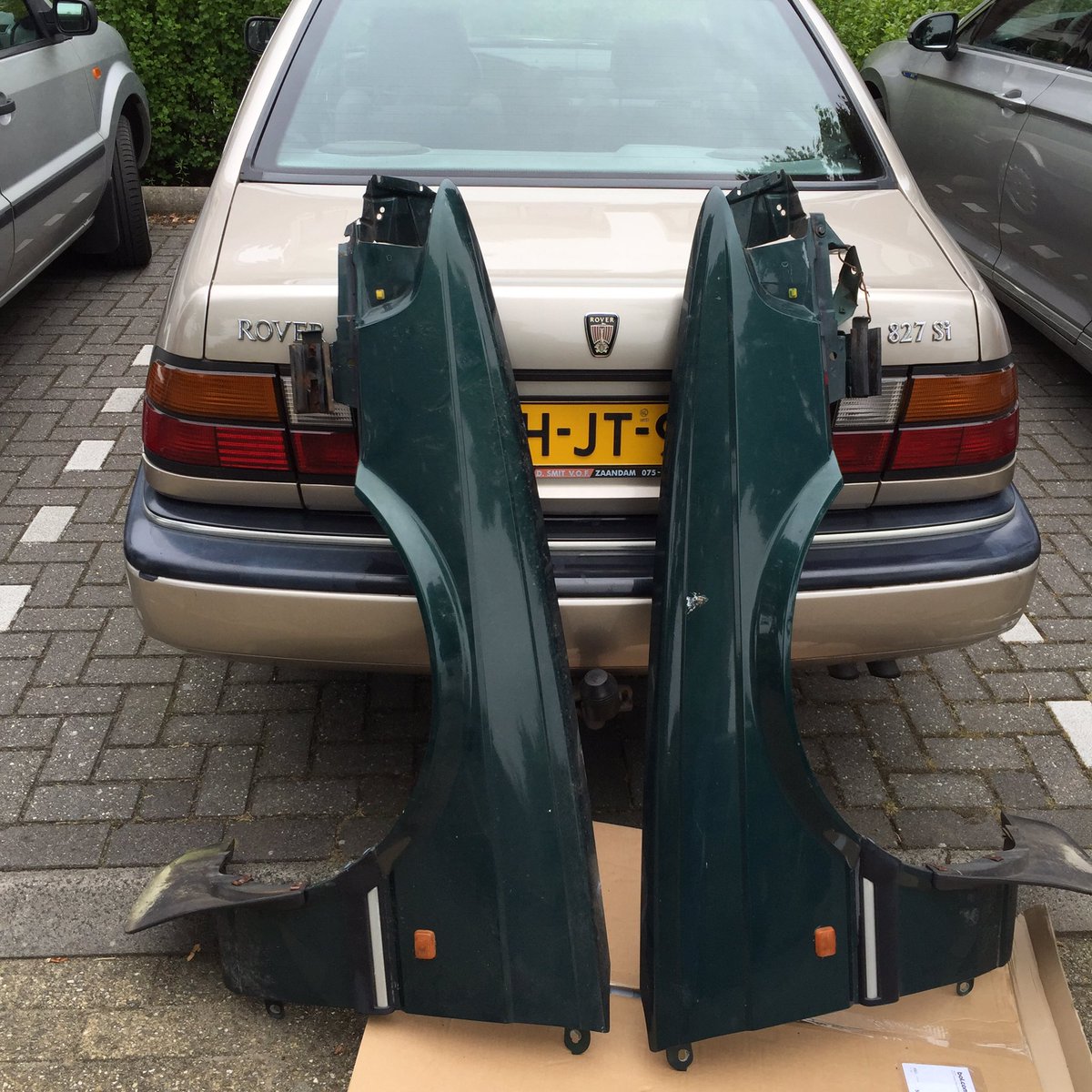 Hebbes! Met de spatlappen er nog aan, maar wel roestvrij. Nu snel een spuiter zoeken. #rover800