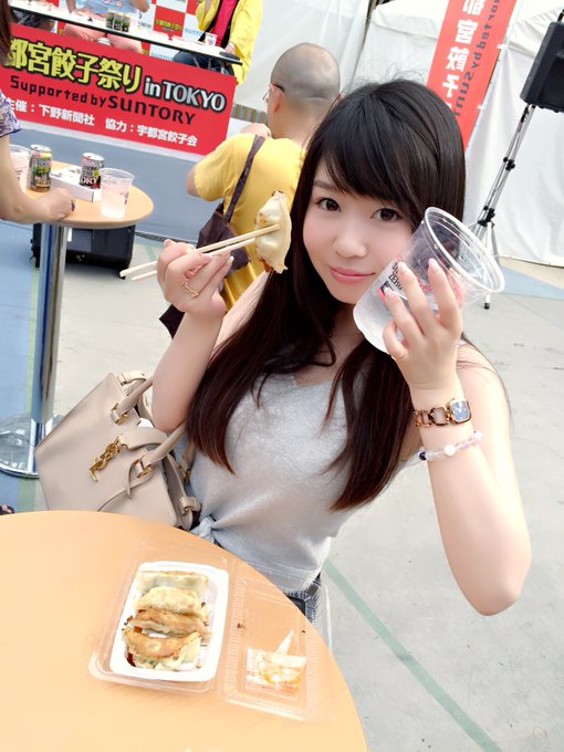 大久保公園の餃子フェス💓 暑いけどおいしいし楽しい🍴 https://t.co/H5kYLarvnp