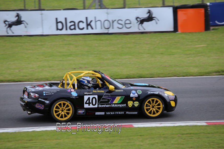BES_Photography's tweet photo. @Brands_Hatch #BrandsHatch @MX5SuperCup #MX5SuperCup, @BrsccHQ with Ray Worley @Boreham_MS https://t.co/EOZcgHmABK