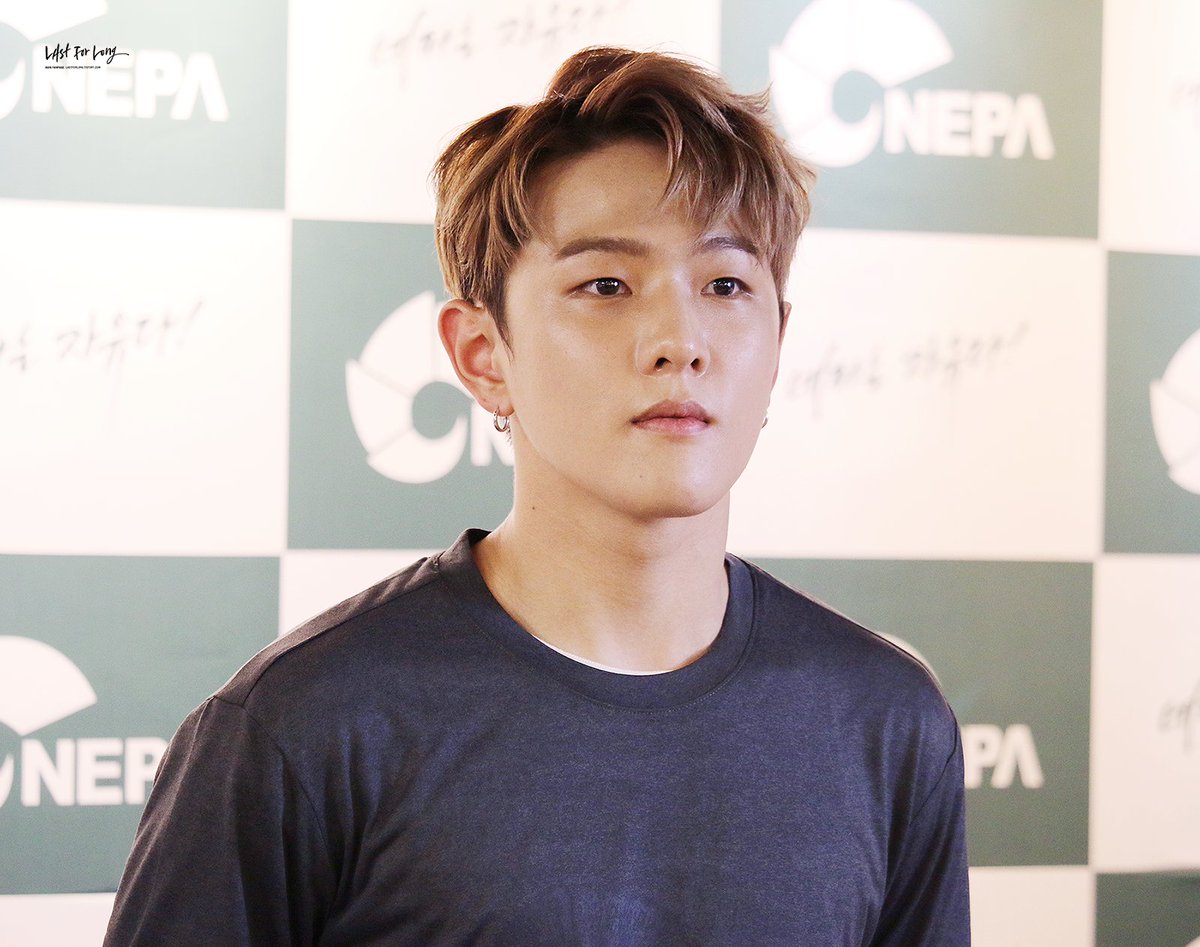 L4L0915's tweet photo. 160709 NEPA #동혁 #김동혁 #donghyuk #iKON
동도니 잘생김 대폭발.....｡ﾟﾟ(*´□`*｡)°ﾟ｡

https://t.co/YWdMhnYgc7
https://t.co/HJ1Ug6Qwom https://t.co/j7JGVf0TnI