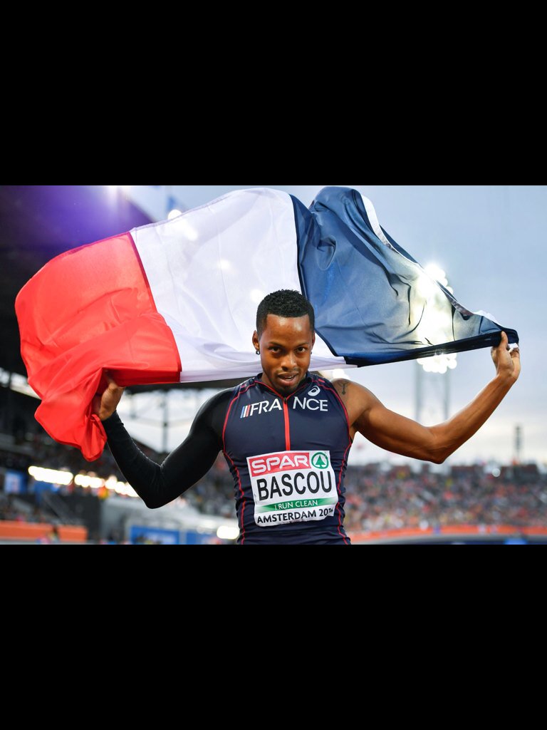 momoilpiccolo's tweet photo. Il court vite Dimitri! Il a le regard coquin Dimitri! #DimitriBascou champion d'Europe du 110 mètres haies. https://t.co/61ox25e0E1