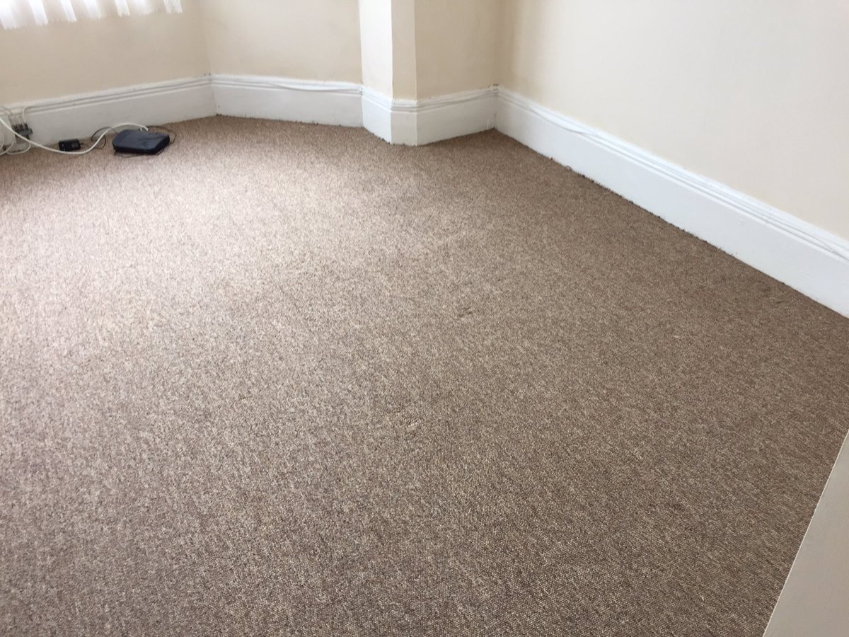 Some before and after shots of a Recent end of tenancy clean
