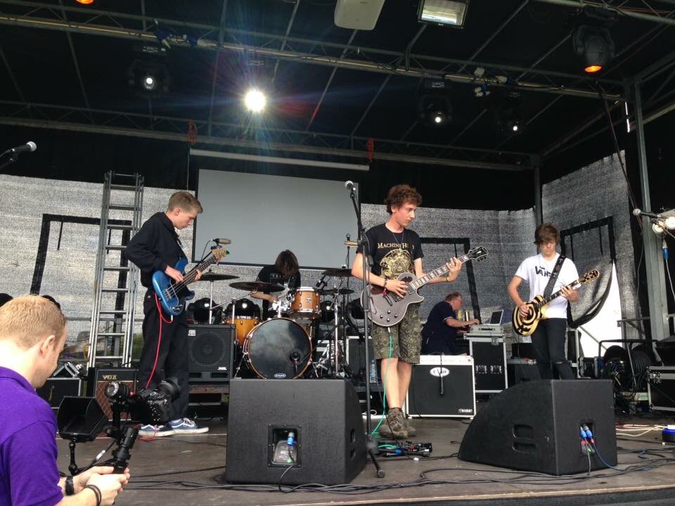 AmpsBand's tweet photo. Thanks to those who came and watched at Beach dreams fest! New material coming shortly! https://t.co/eVKeaV9PJU