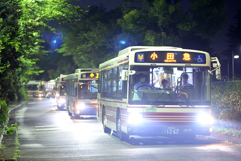 Tm على تويتر 昨夜は味スタ臨を見に味の素スタジアムへ 久々に東門で撮ったけど小田急バスが次から次へと出てくる光景はやっぱ見ていて楽しい