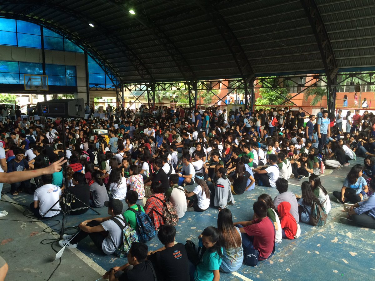 YFCMMSouthA's tweet photo. South A leaders at MetroManila Leaders Assembly #OneMnl #squadgoals https://t.co/fCL3XiSifd