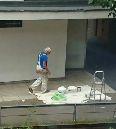 TheSun's tweet photo. When these decorators saw a homeless man begging for change, they had a heartwarming idea ♥ https://t.co/3RWcrRVRZ3 https://t.co/mVd6xHuyOJ