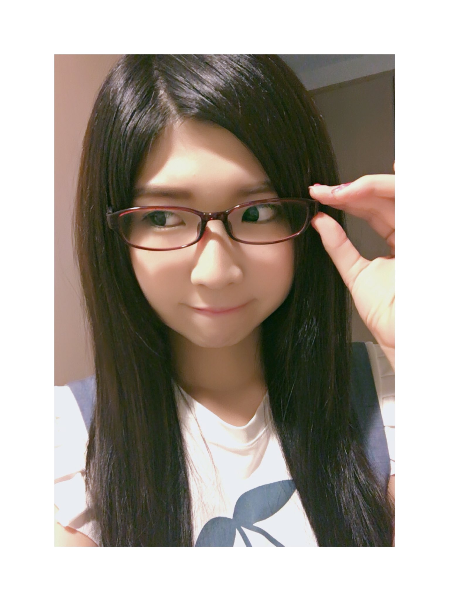 丸々未結 Hildia 久しぶりの自撮りですd O B 眼鏡 前髪なし T Co 5kdbla6duh Twitter