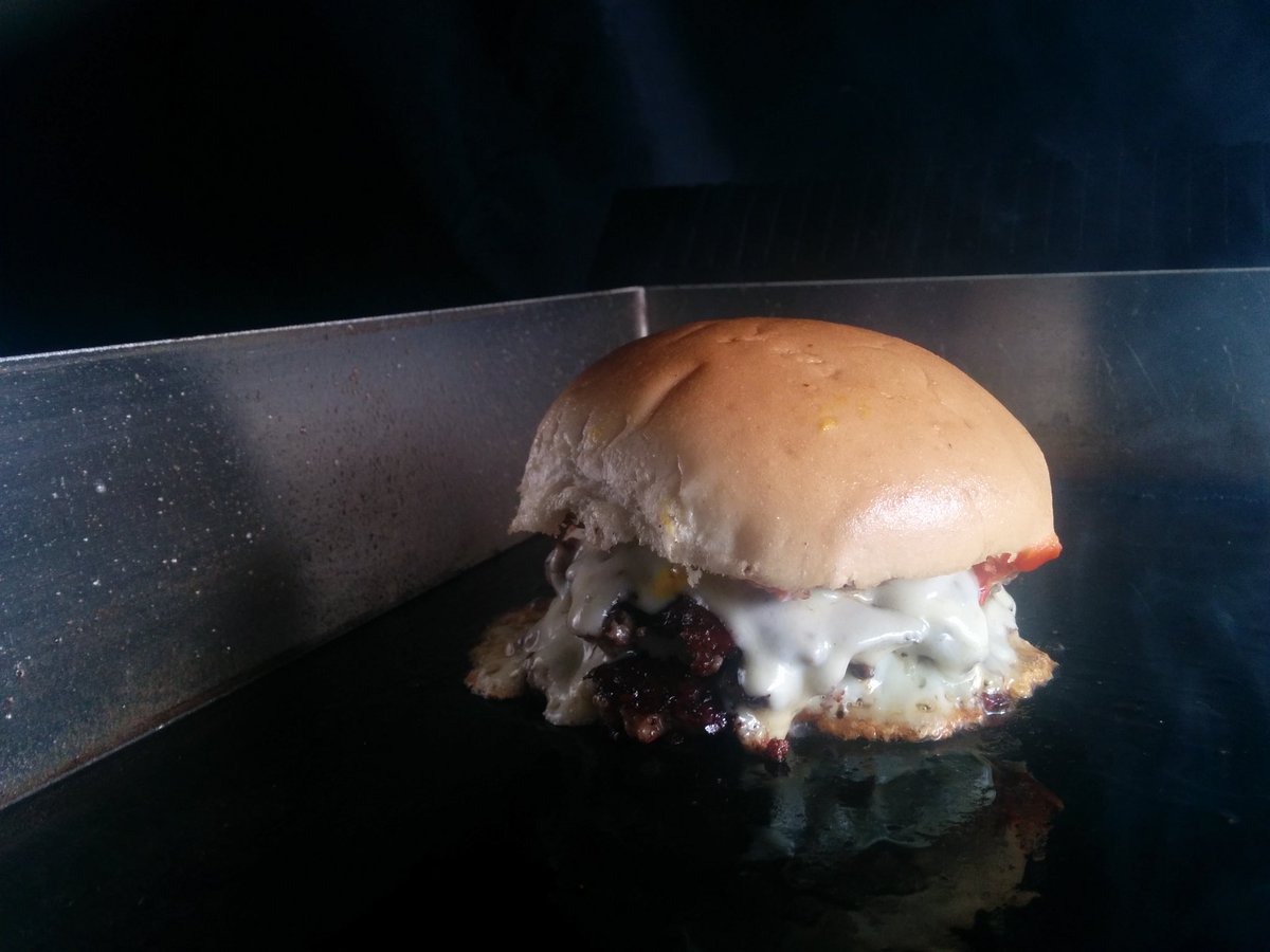 MeatStackNCL's tweet photo. @TheGrindNcl vs @mojomixto cheeseburger cubano ? https://t.co/9mkaA0UJkM
