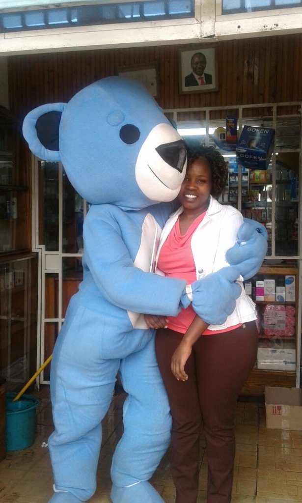 Teddy_Rules16's tweet photo. Anyone in need of a hug? I got plenty of them 😊 #RandomTeddy #Teddyabouttown https://t.co/QDpS9kIkfV