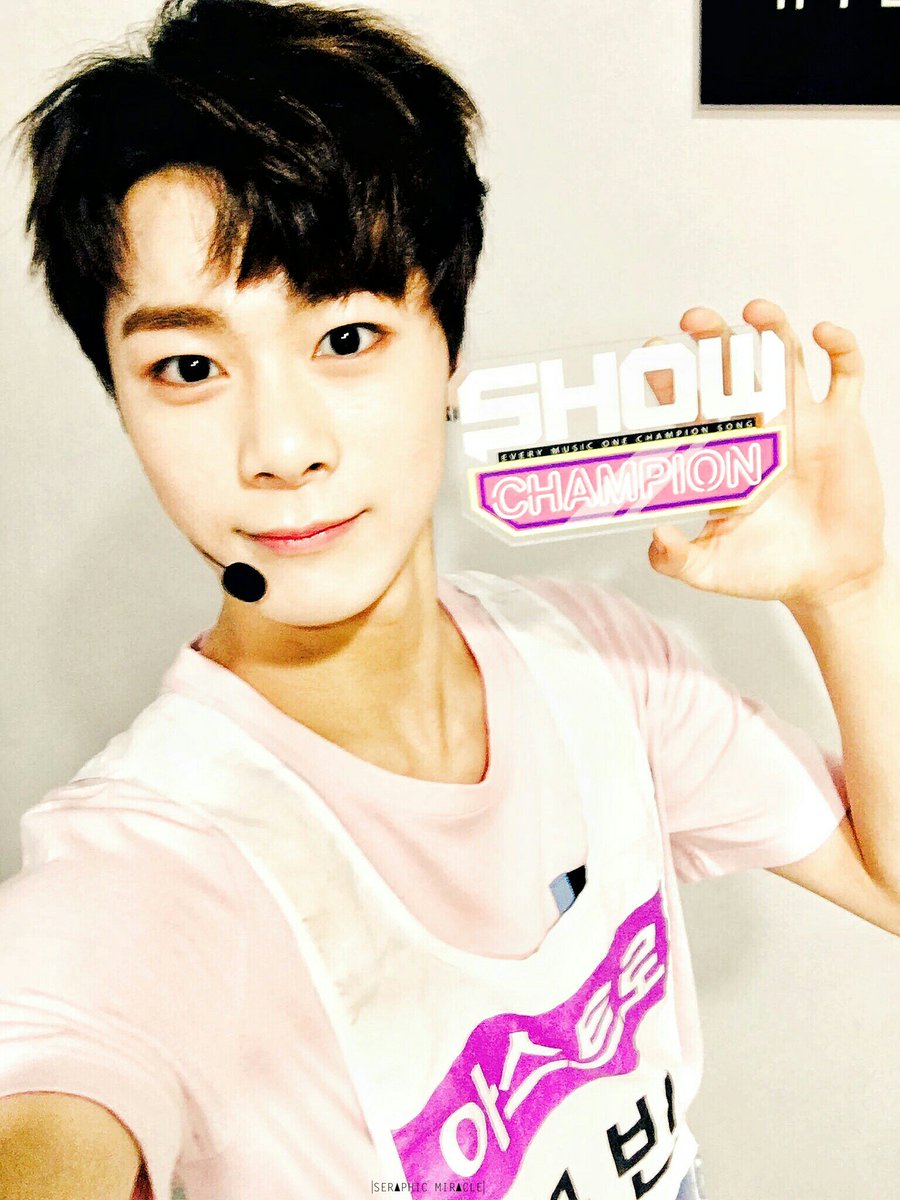 serapic_miracle's tweet photo. ASTRO SHOWCHAMPION Selfie 10P

https://t.co/inDqSUPmQJ

#ASTRO #SELFIE #���스트로 #셀카 #쇼챔피언 #SHOWCHAMPION 
잘생겨서 심쿵 (털썩)😝 https://t.co/NflV098TTz