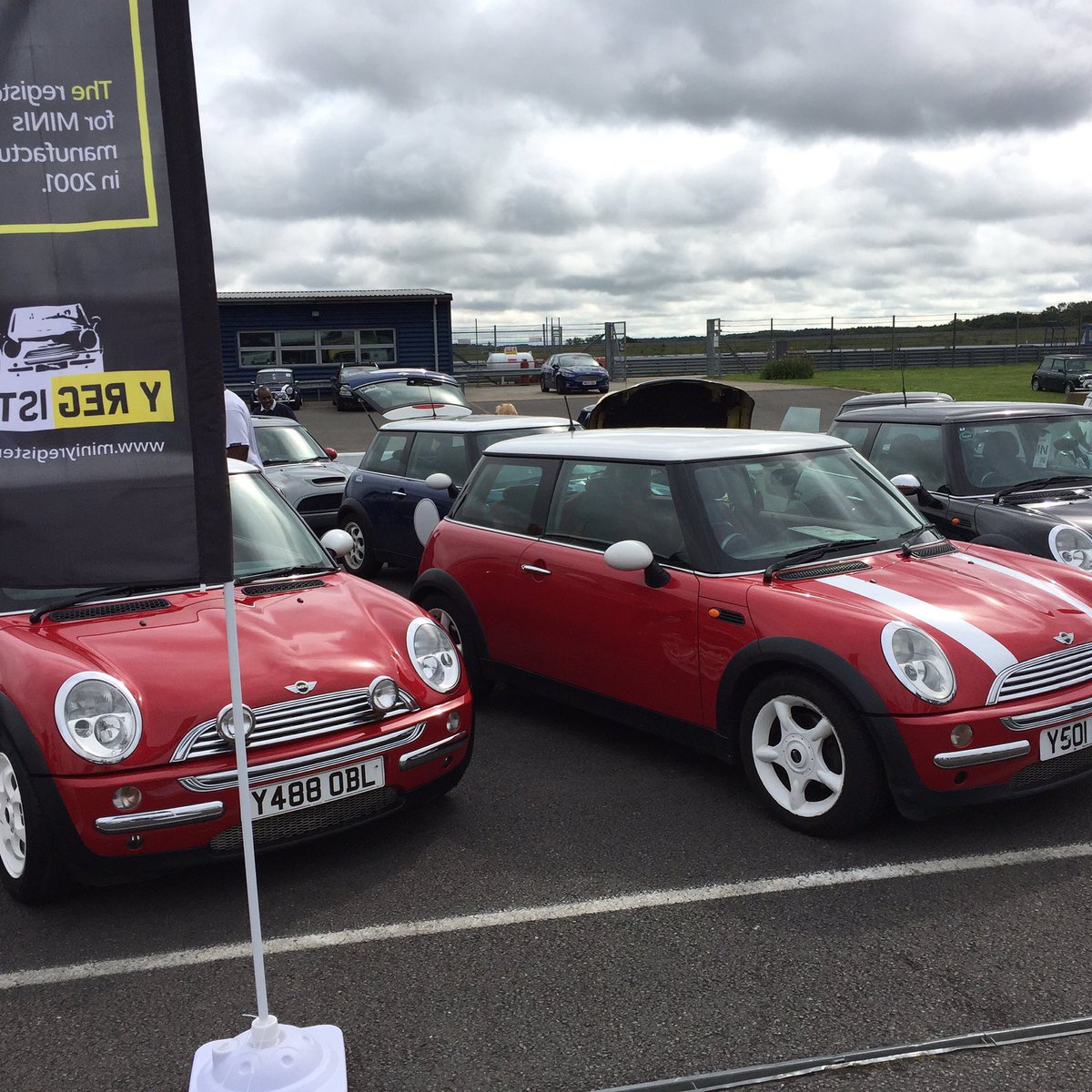 TMotoringMartyn's tweet photo. Nice @MINIUK display at #MiniWorldLive today @chrisov https://t.co/yiNISqvoU7