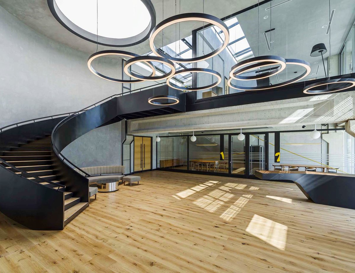 elcoledsolution's tweet photo. #modernarchitecture #modernlighting #circlelight #sattler #led #ledlighting #lightingdesign #aydinlatma #avize #tech https://t.co/XEenIxVzFl