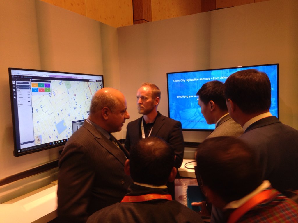 srraja's tweet photo. A great overview by @NicPoorte of #Geoshield on how #Cybertech and @CiscoSCC can help Cities. @wcs https://t.co/2JH2ZXZJmW