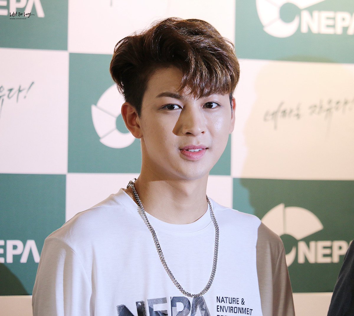 L4L0915's tweet photo. 160709 NEPA #윤형 #Yunhyeong #iKON
잘생겼어.....｡ﾟﾟ(*´□`*｡)°ﾟ｡
https://t.co/BsmBWl7f00 https://t.co/QYzkM2GNFA