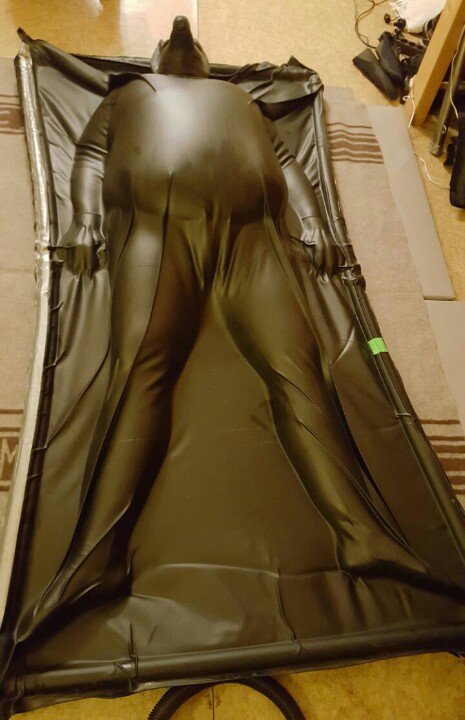 Proper jackal storage. 
Thanks to <a href="/ZefiroDragon/">Zefiro Anthragon</a> and another helpful dragon for this "demonstration" ;>