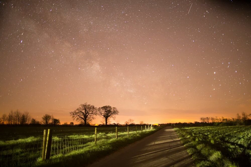 shaunreylec's tweet photo. Over 10k signatures for petition on light pollution signed , and here's why! https://t.co/Pi1tYDTyoo