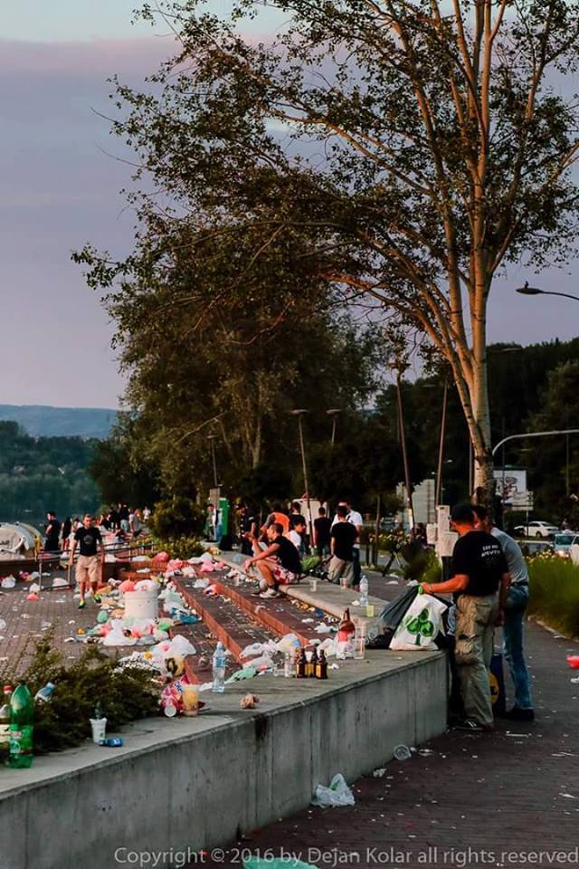 ZujaBleja's tweet image. Došla &quot;gospoda&quot; iz Evropske unije kod SRBA DIVLJAKA ! #novisad #exit2016