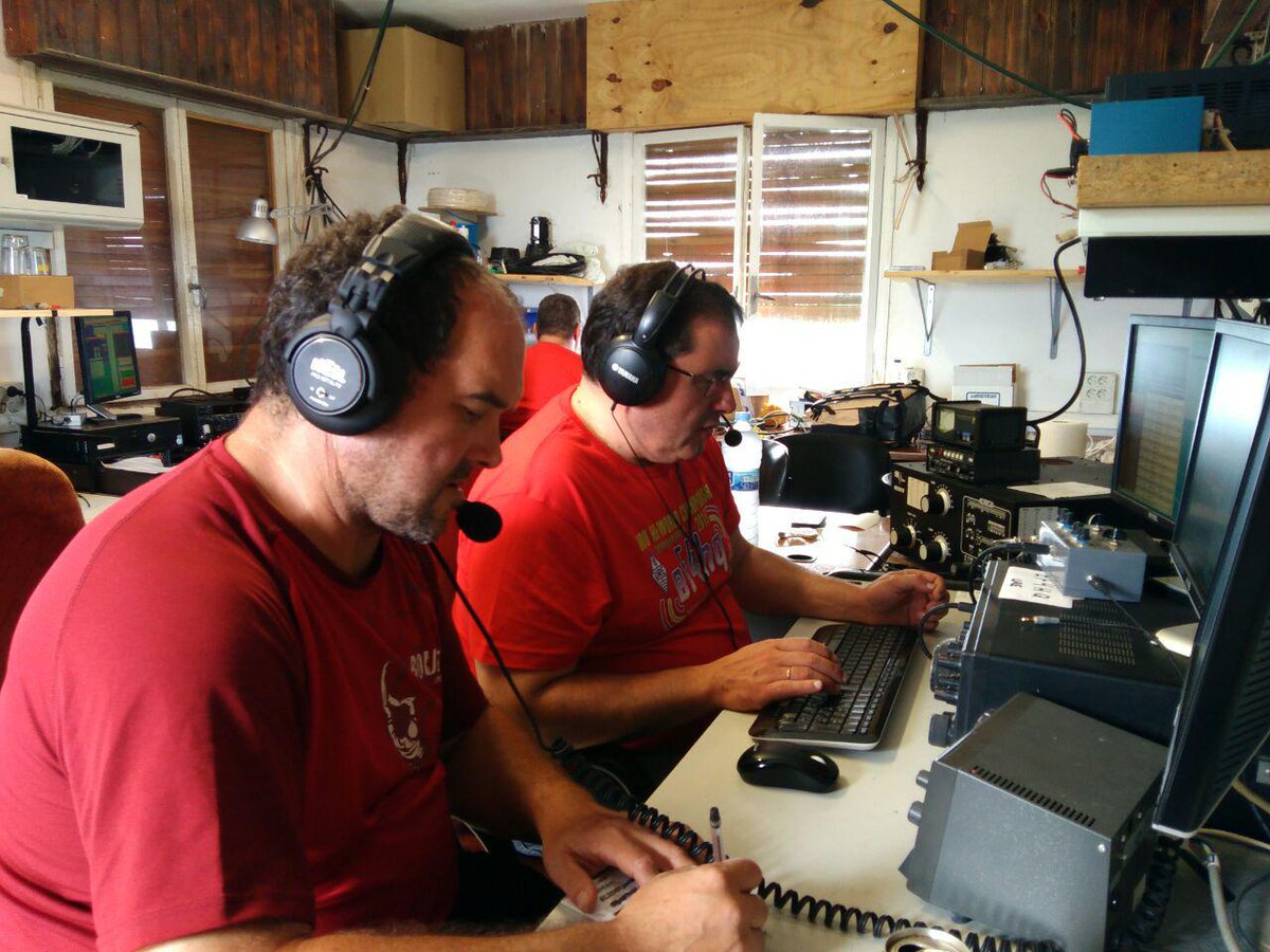 ure_es's tweet photo. #EF4HQ en pleno RUN, operando @ea1yo junto a @eb2am - No dejes de buscar tus 12 QSOs para el Sprint... https://t.co/KUM83mobRG
