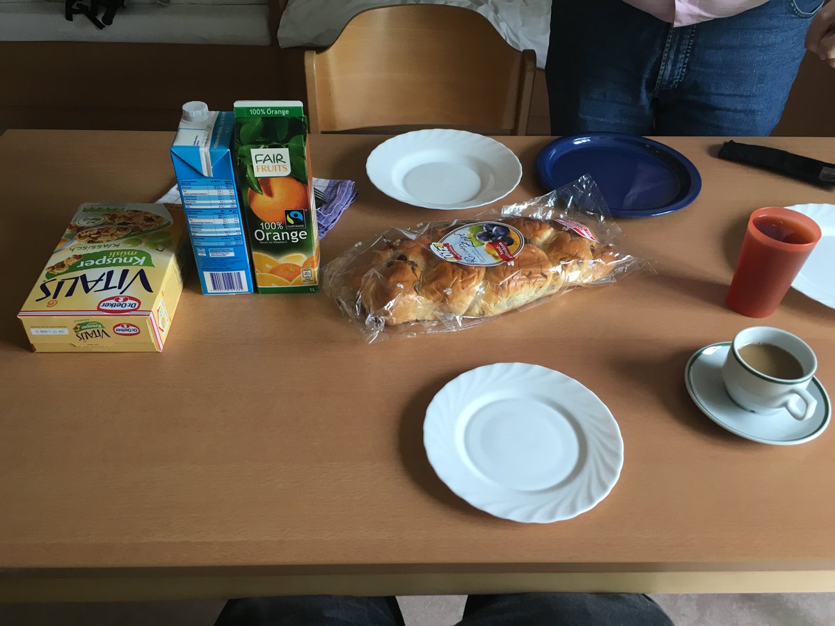 OSMBlogde's tweet image. Vorbereitung #OSMSonntag #fossgis2016 es werden noch Videohelfer gesucht #fossgis2016Video