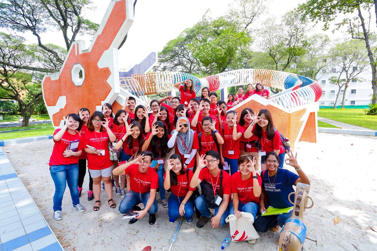 leehsienloong's tweet photo. Happy Youth Day to all youths &amp; the young at heart! The future is in your hands! – LHL https://t.co/hyITNg01MM https://t.co/KpMuwgjup9