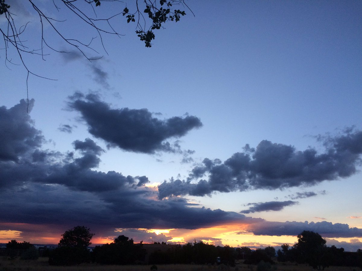 santafeopera's tweet photo. What a beautiful Santa Fe night to be #hookedonopera! #santafenm #sunset #sfoSuccess https://t.co/XaTow0IESR