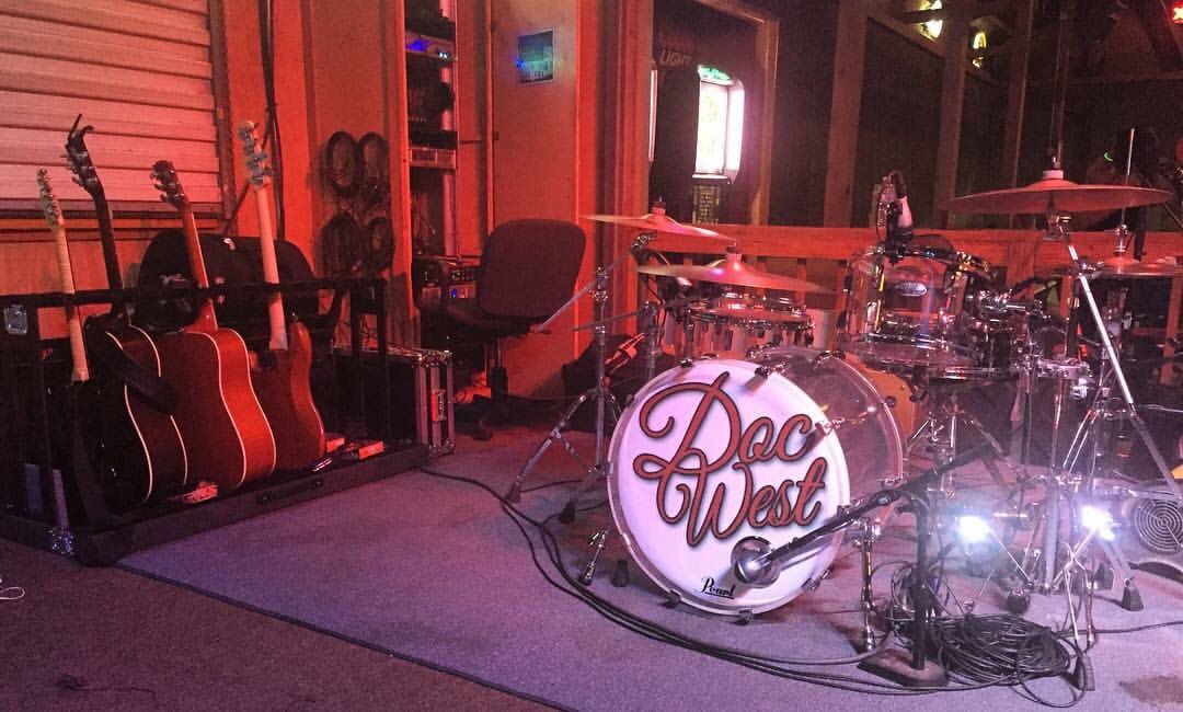 tlansdown's tweet photo. Show tonight with @DocWestMusic. @PearlDrumCorp @shure @DrumART @ZildjianCompany #crystalbeats #beta52 #kcustom https://t.co/iyII7X0ExY