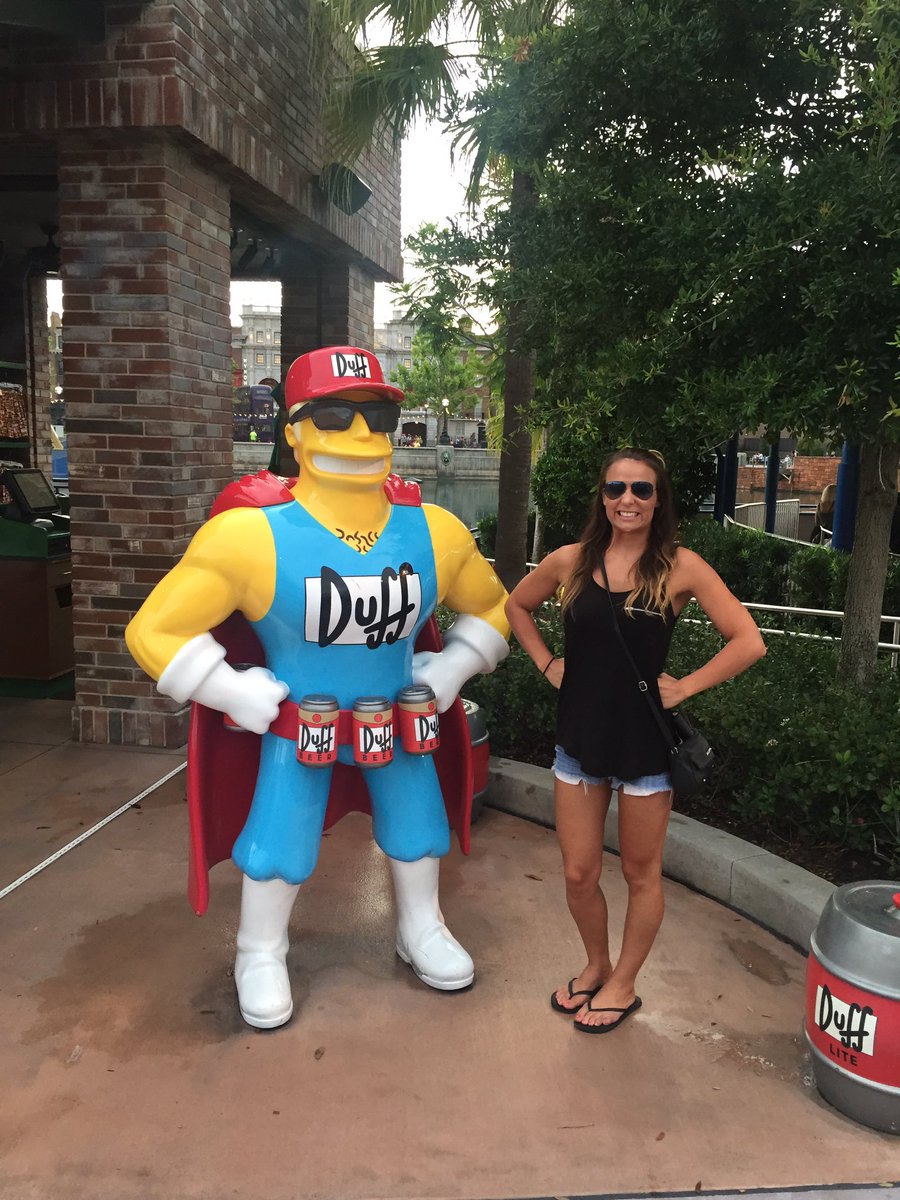 TenilleDashwood's tweet photo. 😎 @UniversalORL https://t.co/iaEUDs7a1g