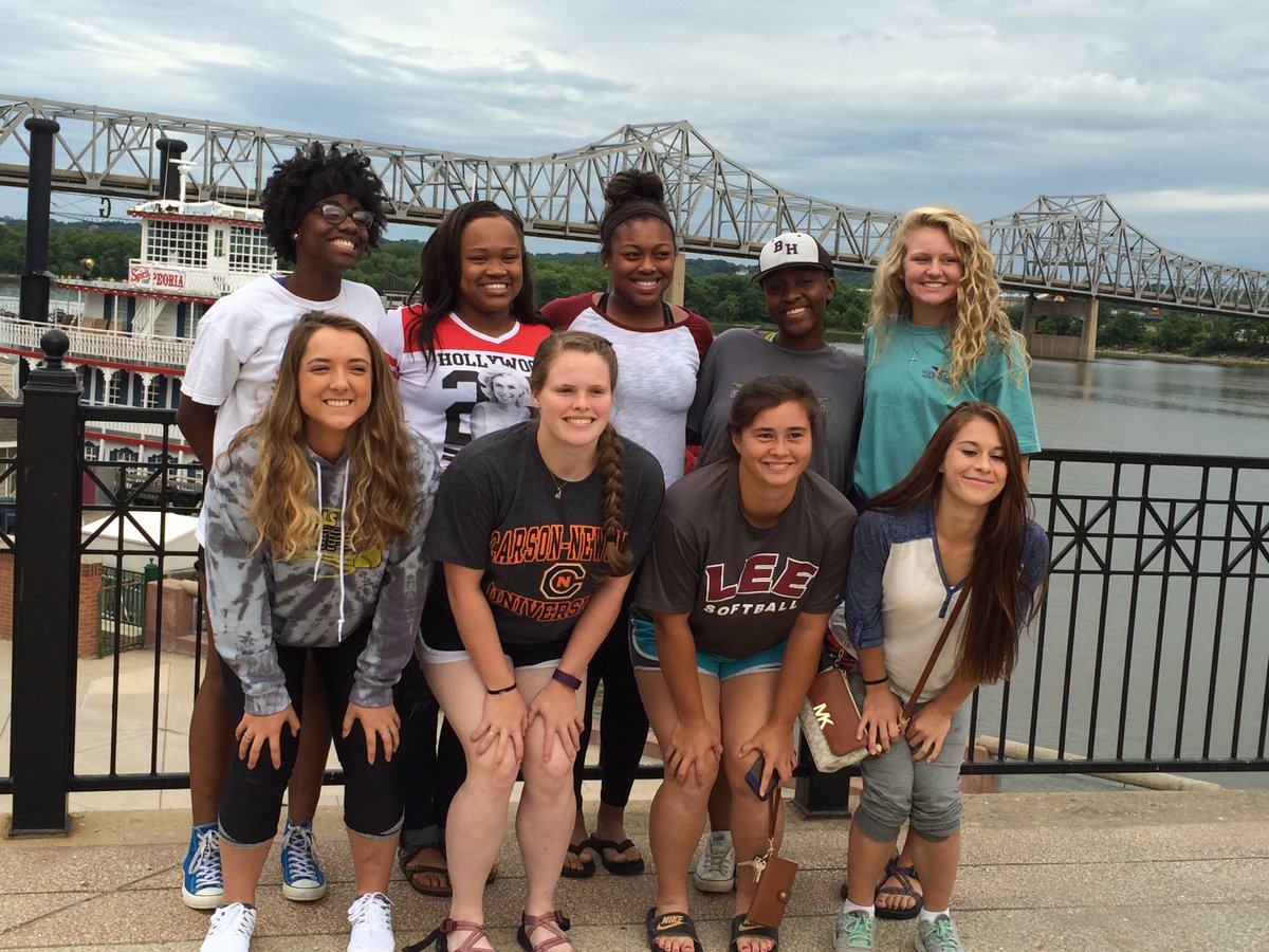 TNBallhawks_97's tweet photo. After dinner fun....
#BHBond #weflytogether https://t.co/uFY145rQwo